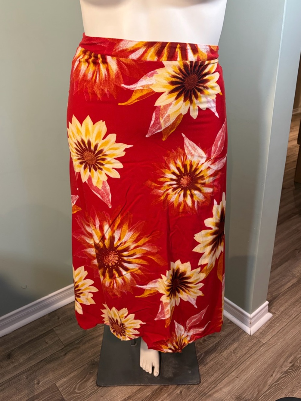 102. Blumind Red Sunflower Print Skirt